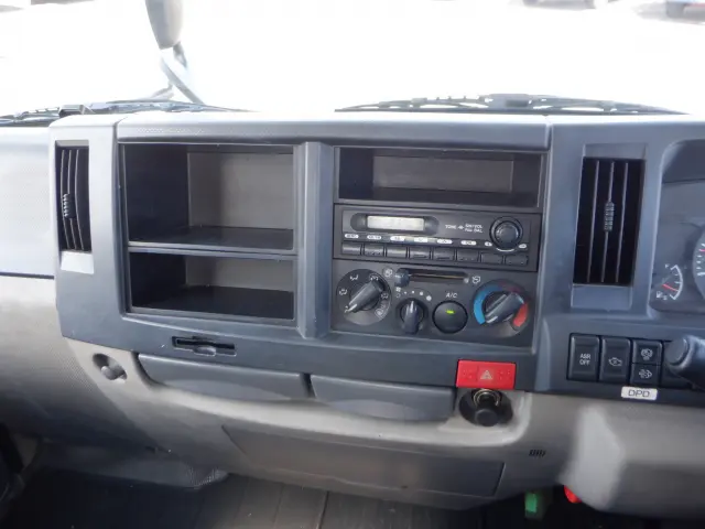 いすゞ エルフ TKG-NKR85N(2WD)の写真40
