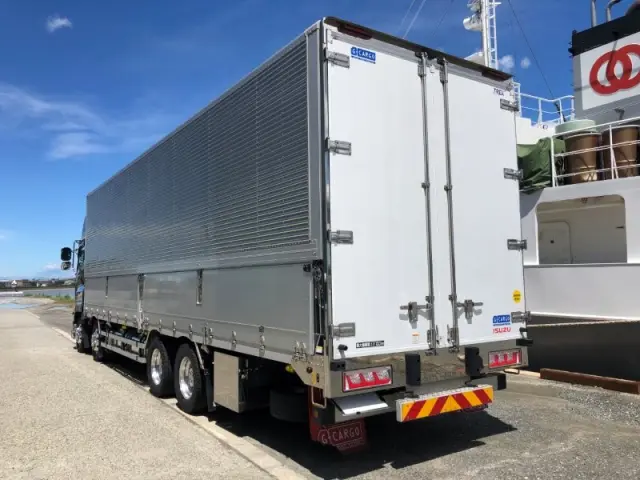 いすゞ ギガ 2PG-CYJ77D(8x4)の写真3