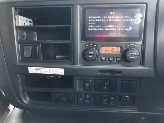 いすゞ ギガ 2PG-CYJ77D(8x4)の写真11