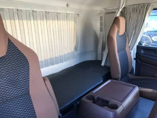 日野 プロフィア 2DG-FS1AGE(6x4)の写真15