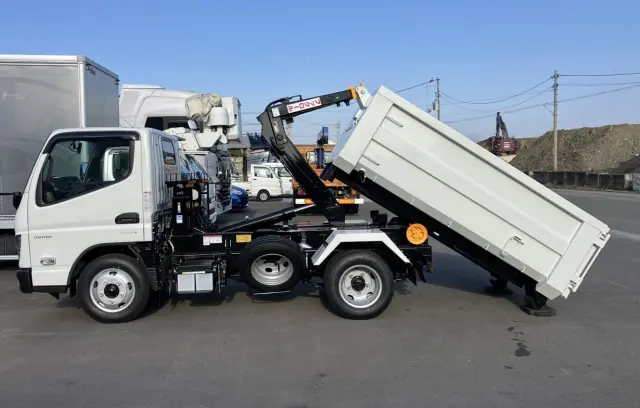 三菱 キャンター 2RG-FBAV0の写真8