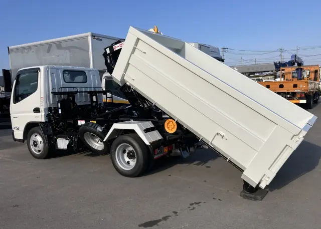 三菱 キャンター 2RG-FBAV0の写真9