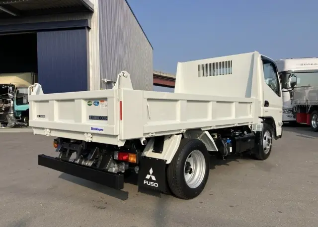 三菱 キャンター 2RG-FBA60(2WD)の写真4