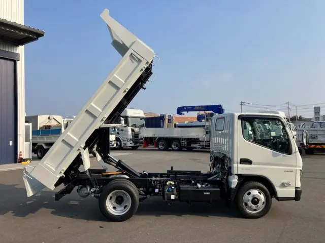 三菱 キャンター 2RG-FBA60(2WD)の写真6