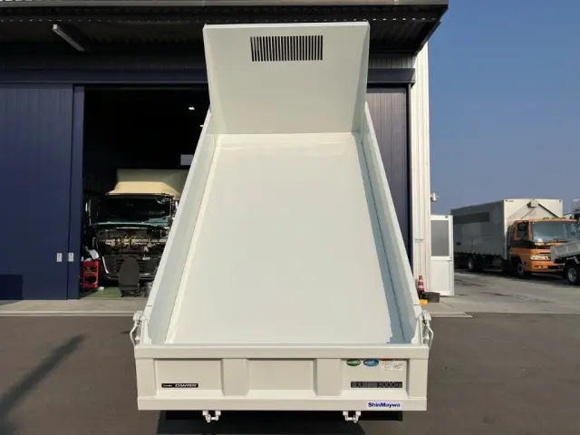 三菱 キャンター 2RG-FBA60(2WD)の写真7