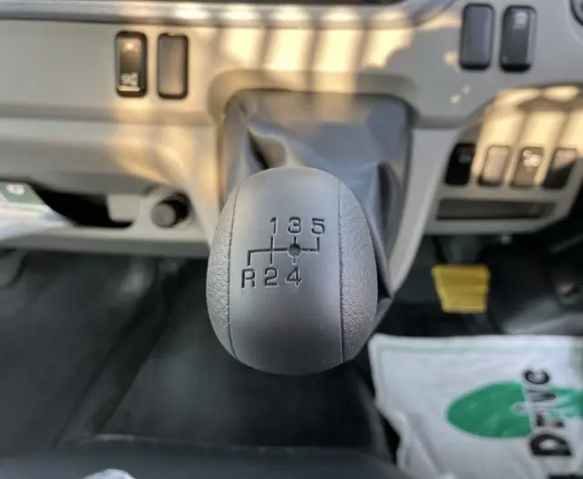 三菱 キャンター 2RG-FBA60(2WD)の写真11