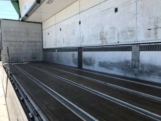 日野 プロフィア QKG-FW1EXBG(8x4)の写真26