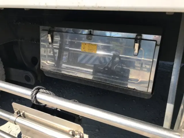 日野 プロフィア QKG-FW1EXBG(8x4)の写真42