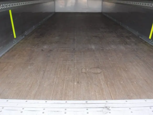 いすゞ フォワード TKG-FRR90S2の写真9