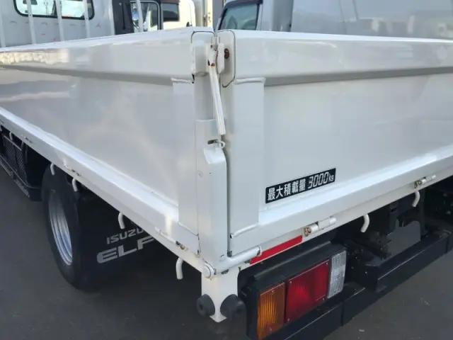 いすゞ エルフ TRG-NPR85ARの写真33