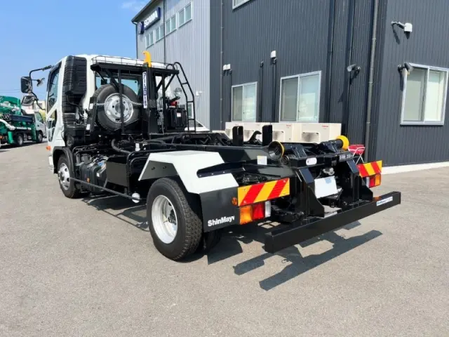 三菱 ファイター 2KG-FK72Fの写真3