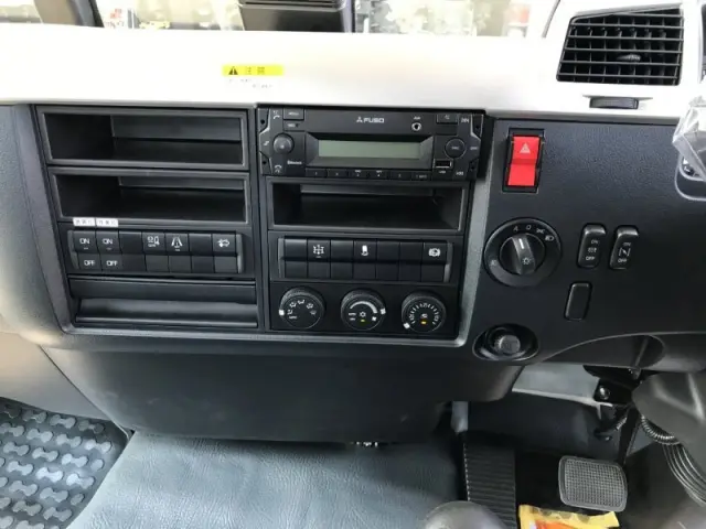 三菱 ファイター 2KG-FK72Fの写真11