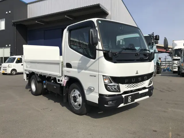 三菱 キャンター 2RG-FBAV0(2WD)の写真1