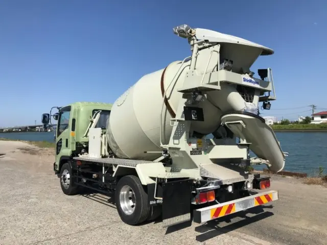 いすゞ フォワード LKG-FTR90S2の写真3