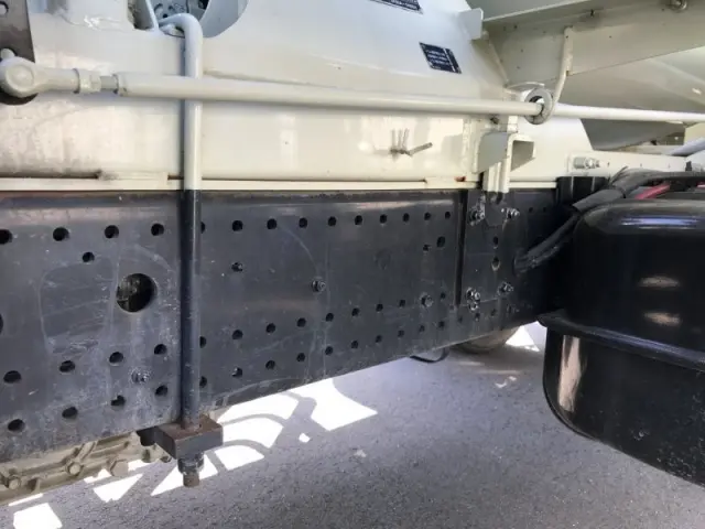 いすゞ フォワード LKG-FTR90S2の写真17