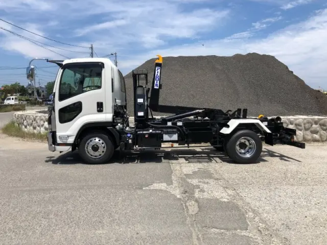 いすゞ フォワード 2RG-FRR90S4(2WD)の写真5