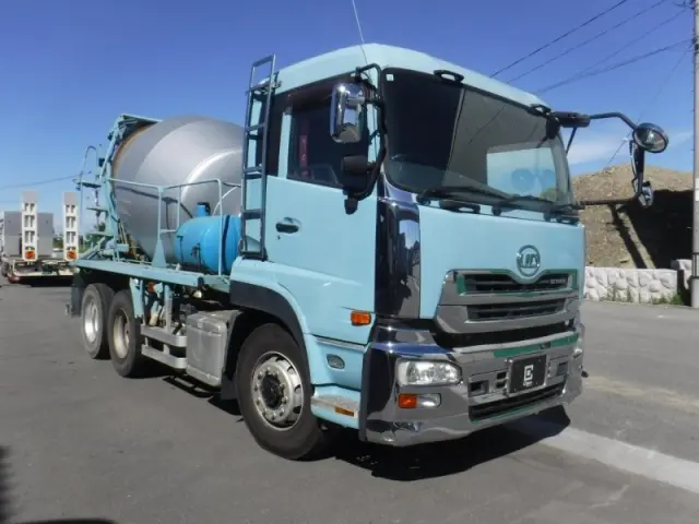 ＵＤ クオン QKG-CW5XL(6x4)の写真1