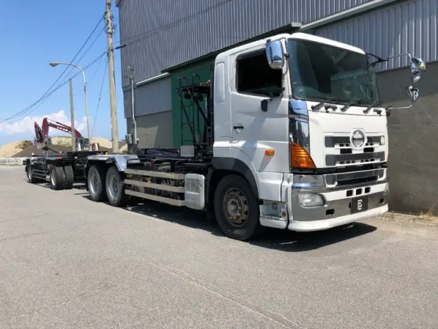 日野 プロフィア LDG-FS1ERBA(6x4)の写真1