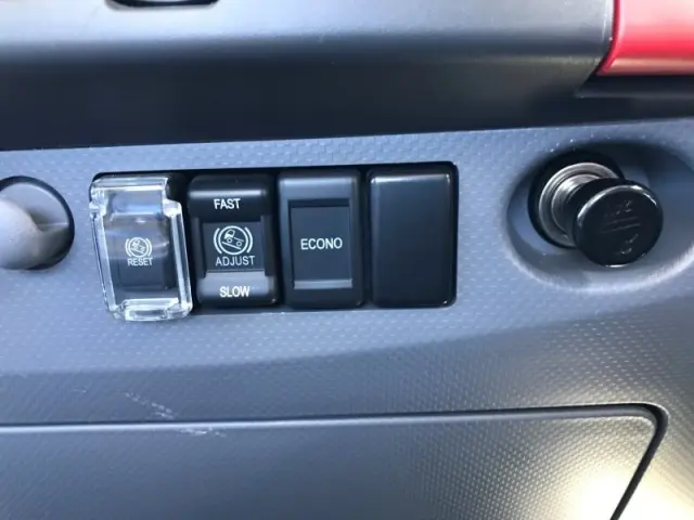 いすゞ エルフ TRG-NPR85AR(2WD)の写真14