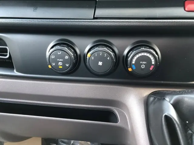 三菱 キャンター 2RG-FBA60の写真16