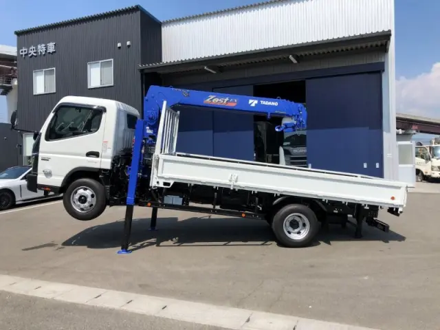 三菱 キャンター 2PG-FEB90(2WD)の写真5