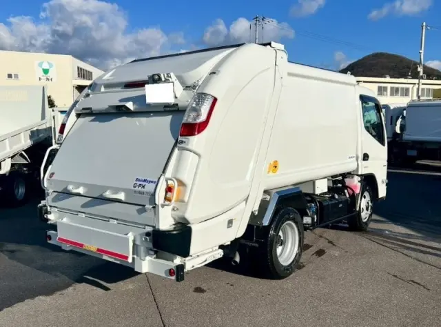 三菱 キャンター 2RG-FEAV0の写真4