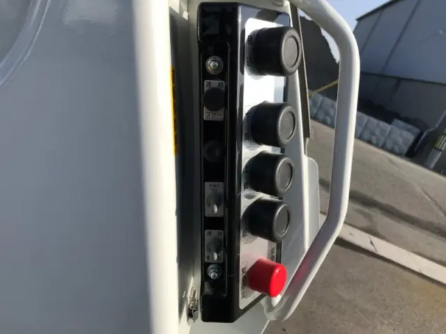 三菱 キャンター 2PG-FEB90の写真27