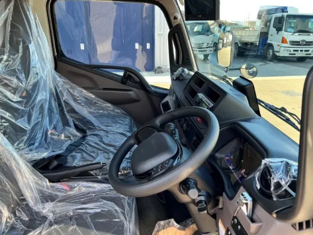 三菱 キャンター 2RG-FBA20(2WD)の写真5