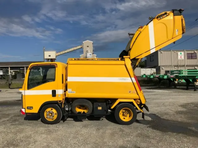 いすゞ エルフ TKG-NMR85AN(2WD)の写真6