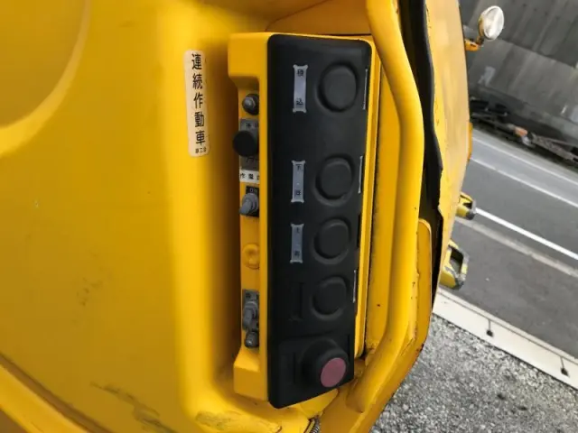 いすゞ エルフ TKG-NMR85AN(2WD)の写真17