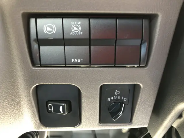 三菱 キャンター 2RG-FBA60(2WD)の写真12