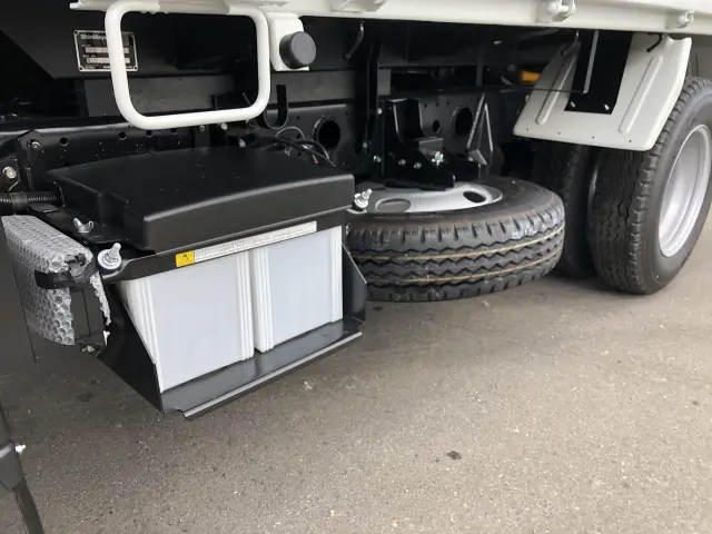 三菱 キャンター 2RG-FBA60(2WD)の写真14