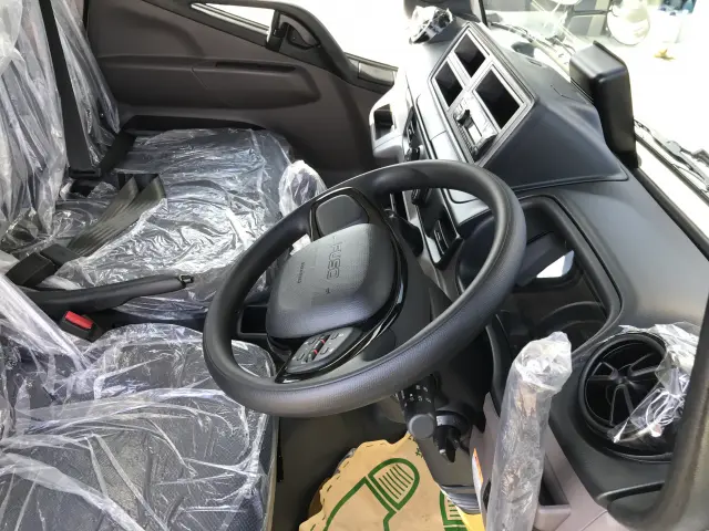 三菱 キャンター 2RG-FBA60(2WD)の写真8