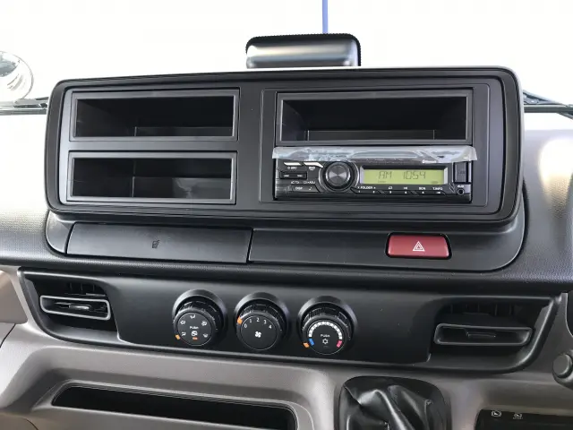 三菱 キャンター 2RG-FBA60(2WD)の写真11