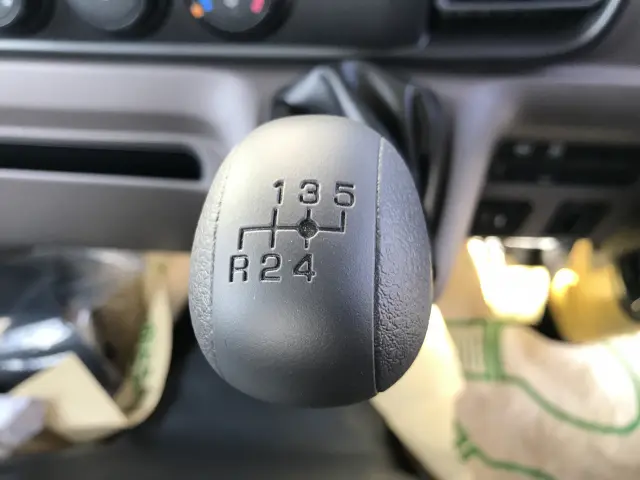 三菱 キャンター 2RG-FBA60(2WD)の写真12