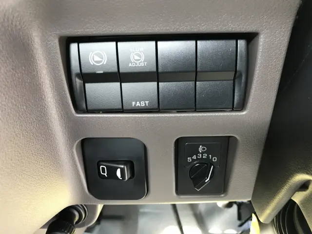 三菱 キャンター 2RG-FBA60(2WD)の写真15