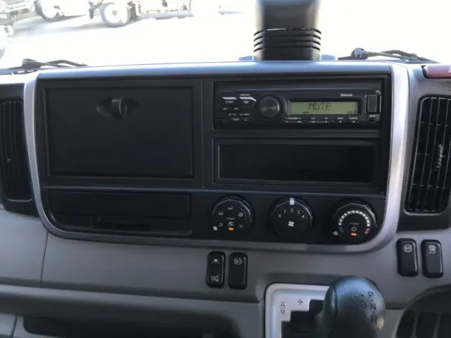 三菱 キャンター 2RG-FBA20(2WD)の写真9