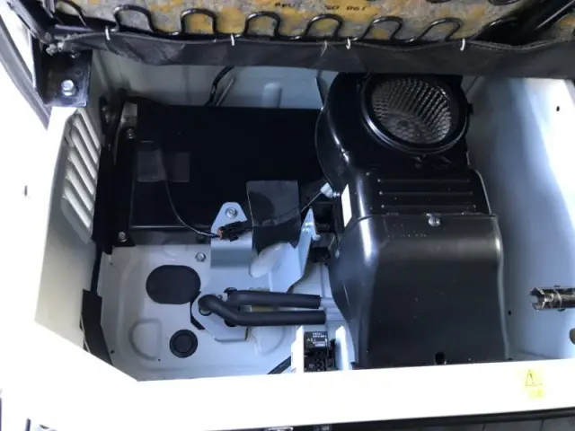 三菱 キャンター 2RG-FBA20(2WD)の写真15