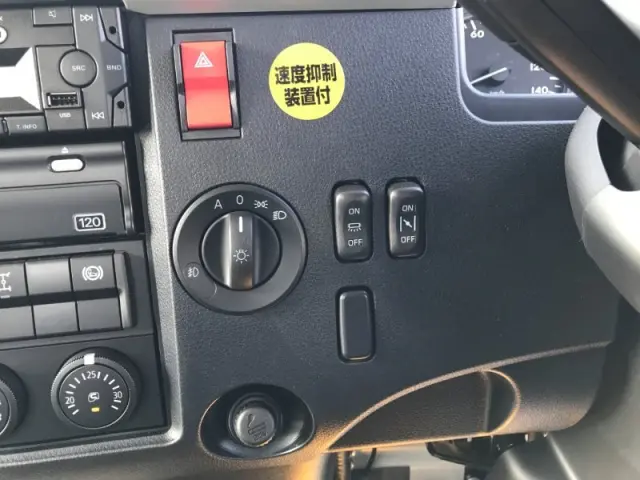 三菱 ファイター 2DG-FQ62F(6x4)の写真13