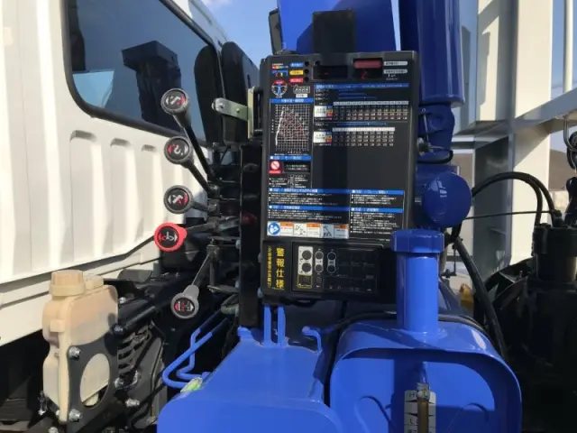 三菱 ファイター 2DG-FQ62F(6x4)の写真28