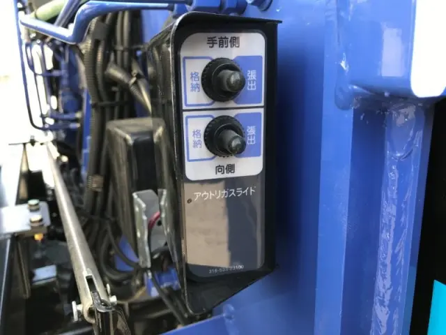 三菱 ファイター 2DG-FQ62F(6x4)の写真31