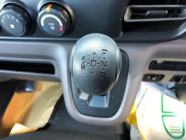 三菱 キャンター 2RG-FBA20の写真9