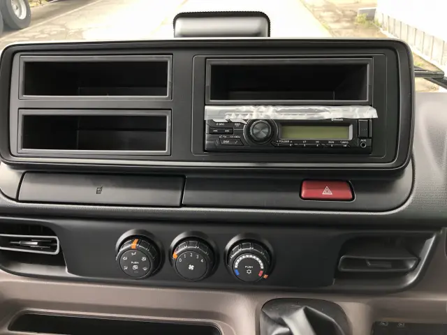 三菱 キャンター 2RG-FBA60(2WD)の写真10