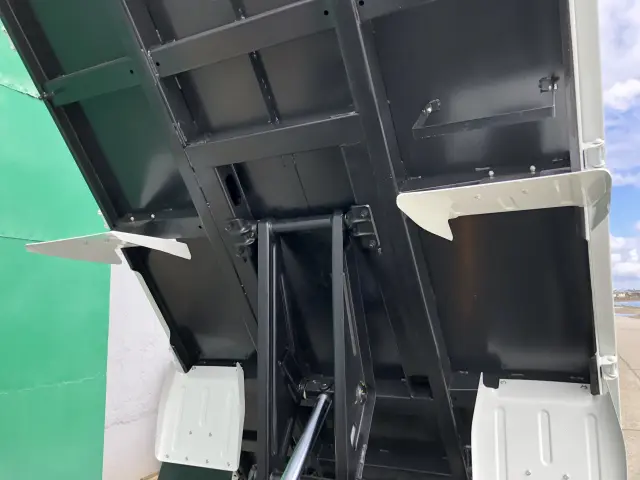 三菱 キャンター 2RG-FBA60(2WD)の写真20