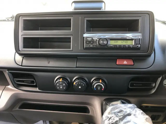 三菱 キャンター 2RG-FBA60(2WD)の写真10