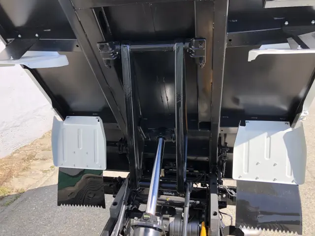 三菱 キャンター 2RG-FBA60(2WD)の写真18