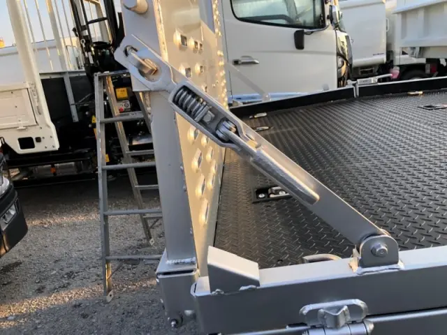 三菱 キャンター 2PG-FEB80の写真44