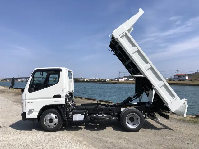 三菱 キャンター 2RG-FBA60(2WD)の写真5