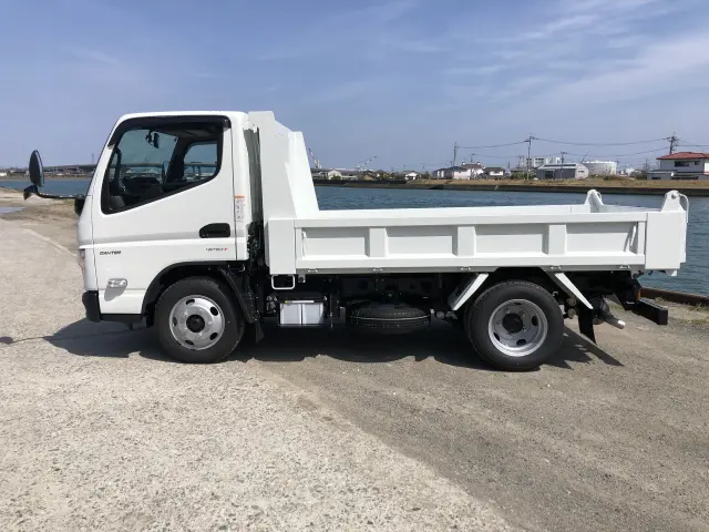 三菱 キャンター 2RG-FBA60(2WD)の写真6