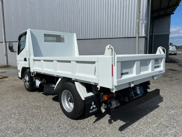 三菱 キャンター 2RG-FBA60(2WD)の写真3